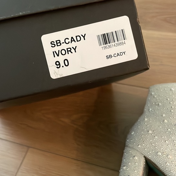 Betsey Johnson Cady Ivory Booties - Picture 14 of 16